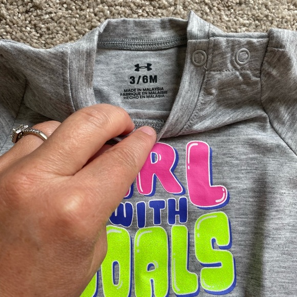 Size 3-6 months underarmour girls outfit - Picture 2 of 3
